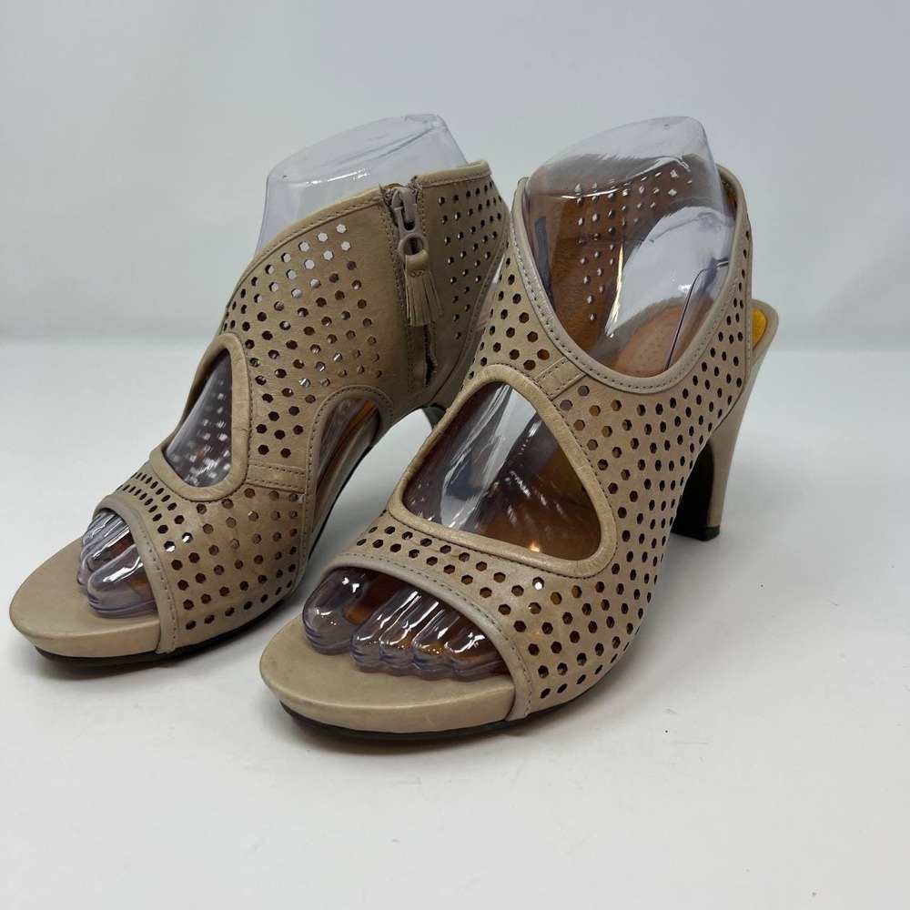 Tsubo Women's Cassius Cut Out Heels Size 6.5 Nude Color - Picture 16 of 16
